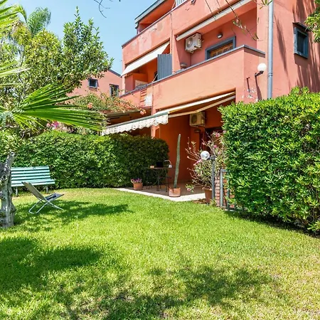 Guesthost - Naxos Seaside With Gardens, Parking And Swimming Pool Appartement *