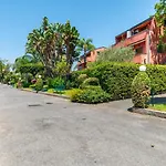 Apartment Naxos Seaside With Gardens, Parking And Swimming Pool Giardini Naxos