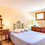 Naxos Seaside With Gardens, Parking And Swimming Pool *