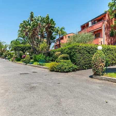 شقة Guesthost - Naxos Seaside With Gardens, Parking And Swimming Pool جيارديني ناكسوس