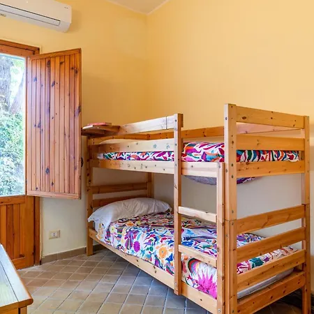 شقة Guesthost - Naxos Seaside With Gardens, Parking And Swimming Pool