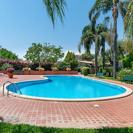 شقة Guesthost - Naxos Seaside With Gardens, Parking And Swimming Pool جيارديني ناكسوس
